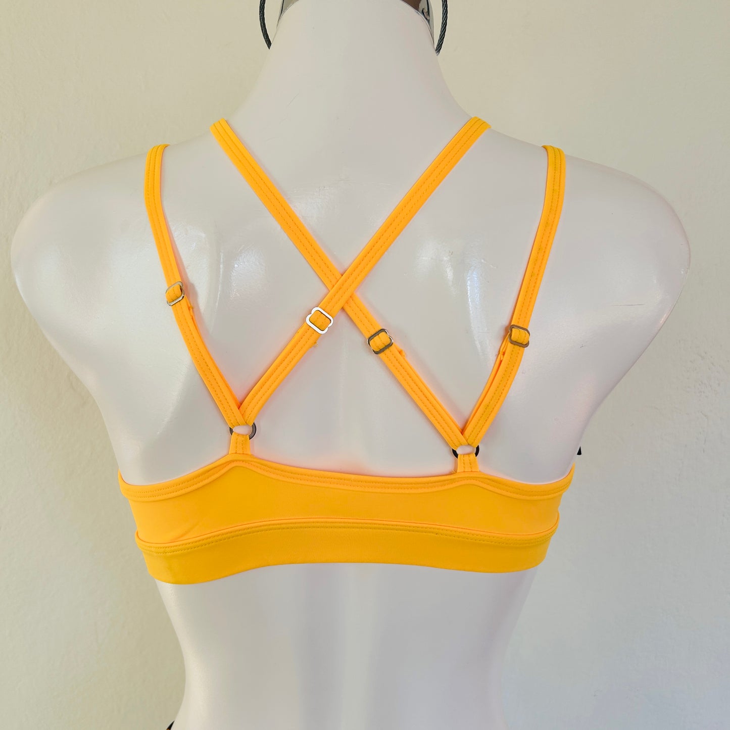 Top Tiras Nova Amarillo