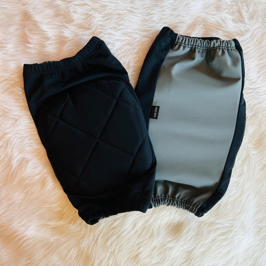 Rodilleras Pole Dance Negra con agarre en corva Gris