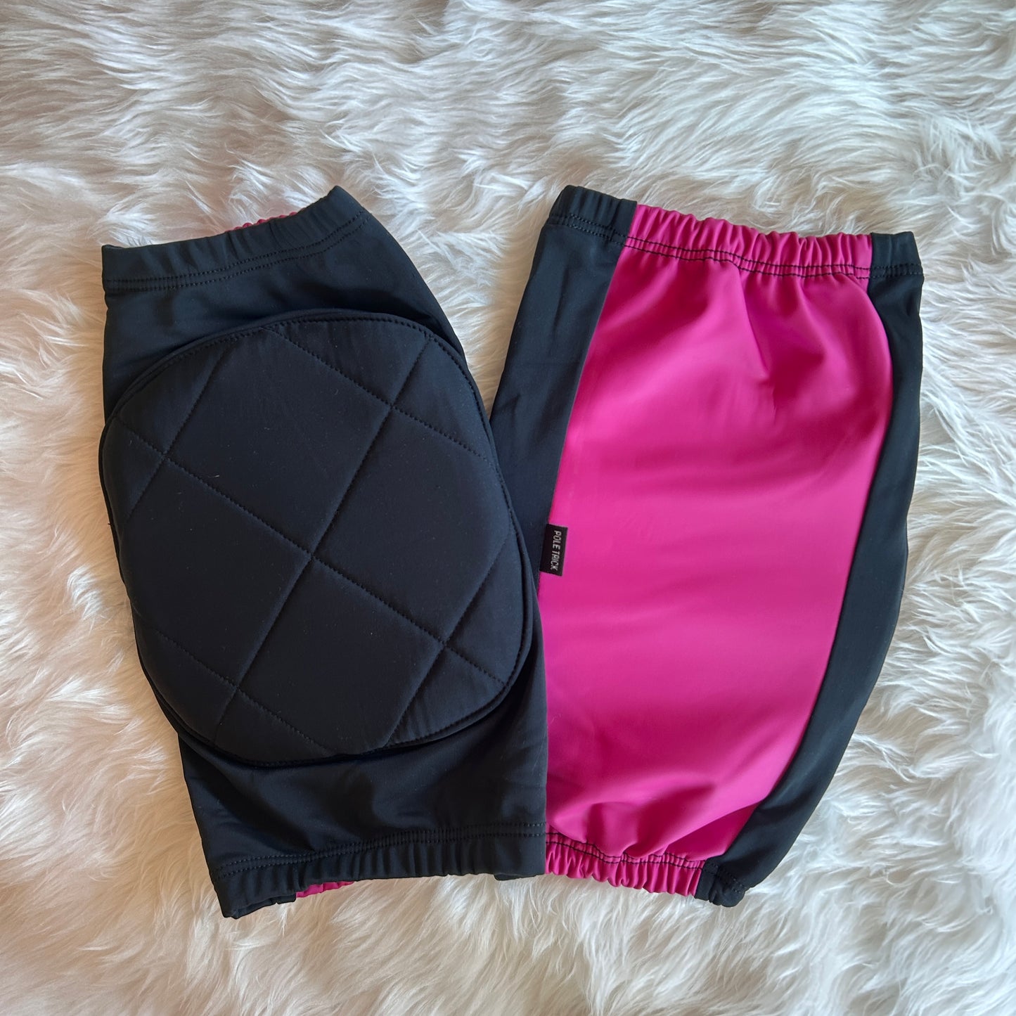 Rodilleras Pole Dance Negra con agarre en corva Rosa