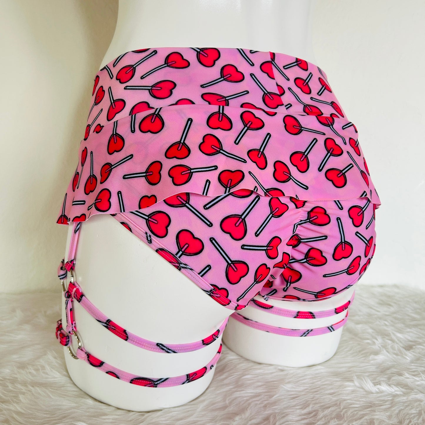 Cachetero Venus – Doble arnés con falda Paletas Corazón