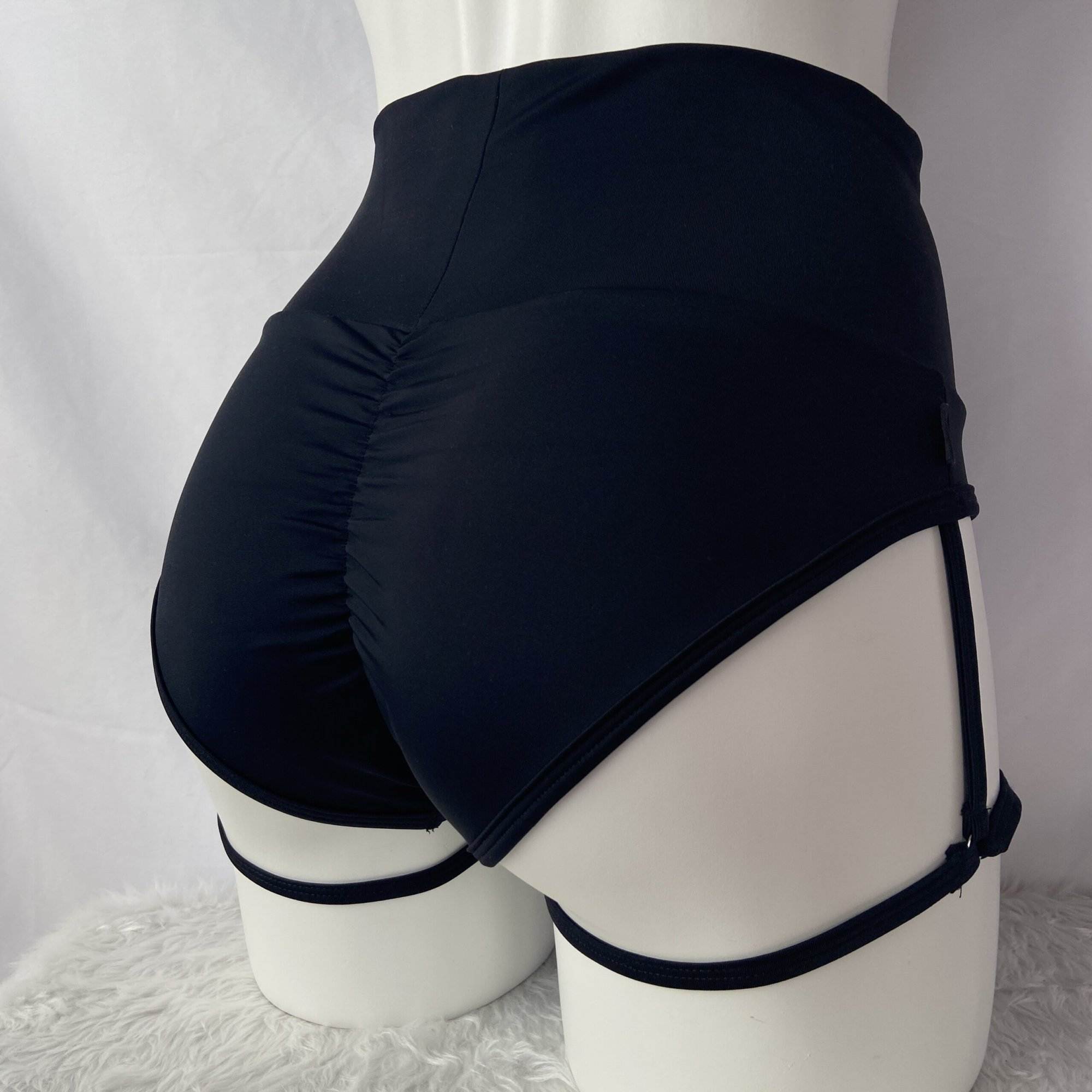 Pinup Negro con liguero