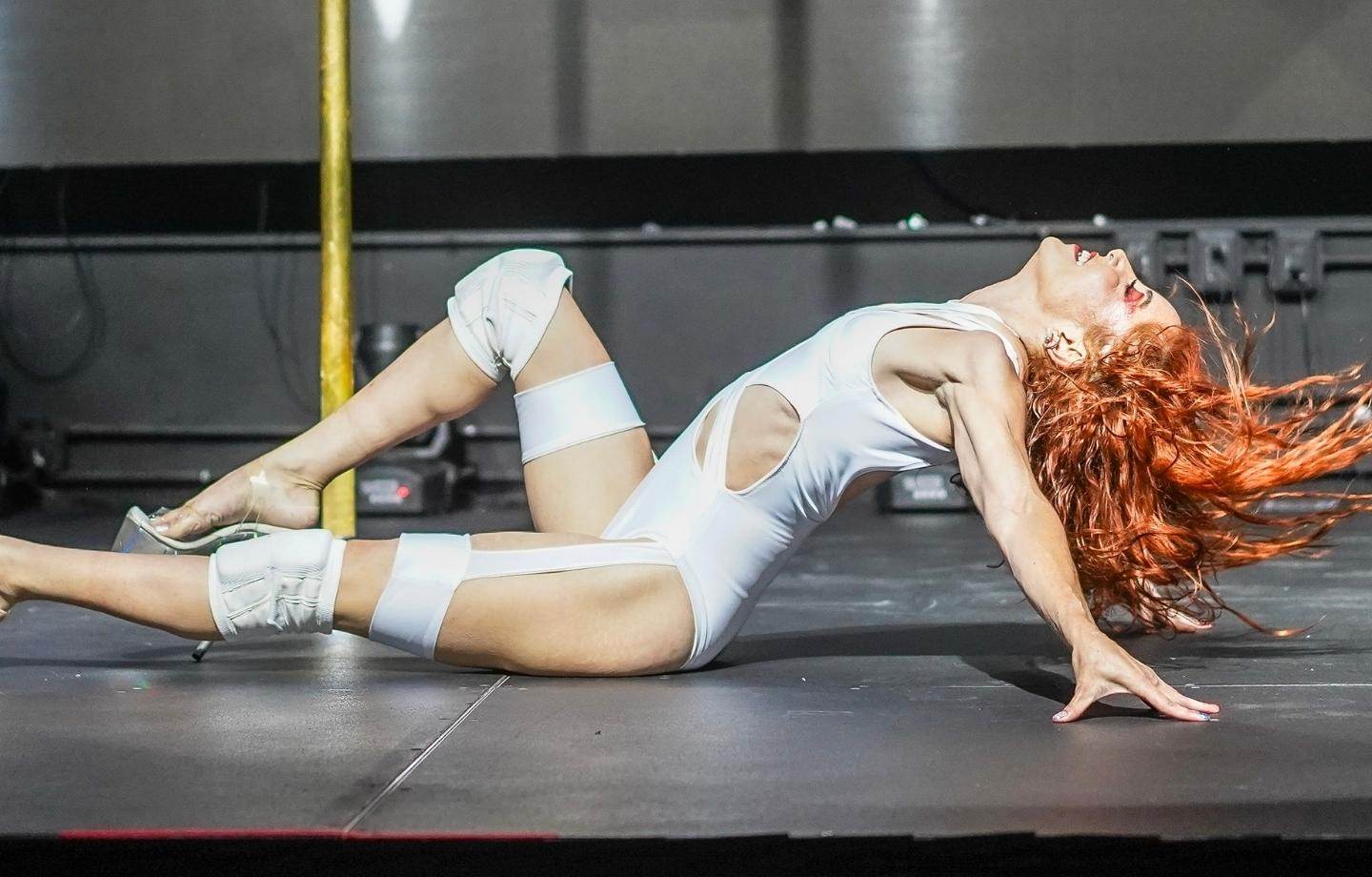 pole dance